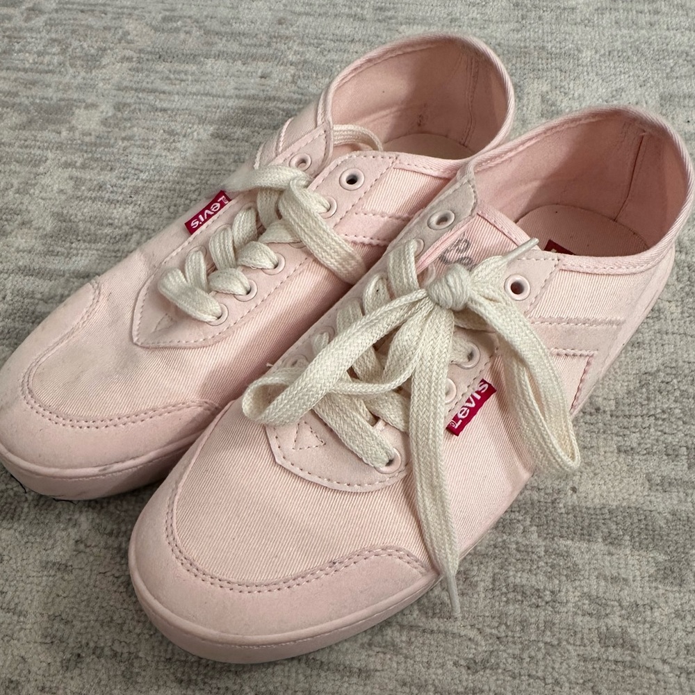 Levi’s pink sneakers